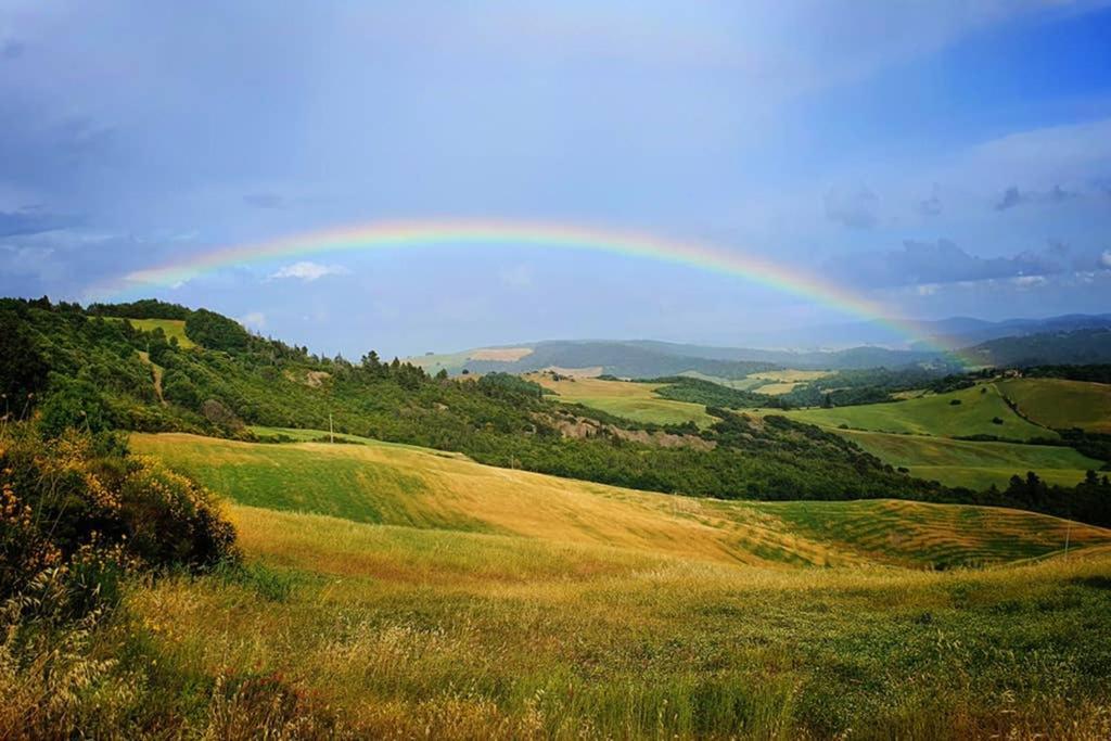 Appartamento Il Nido Volterra Luaran gambar